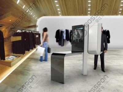 數(shù)字標牌助美眉掀開衣視界